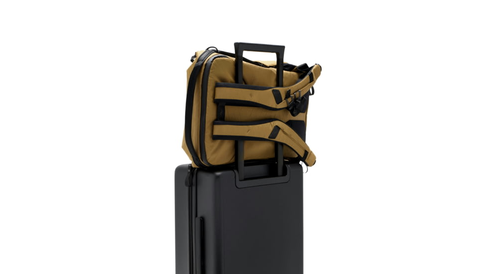 Peak Design 30L v2 Everyday Backpack, Coyote, BEDB-30-CY-3