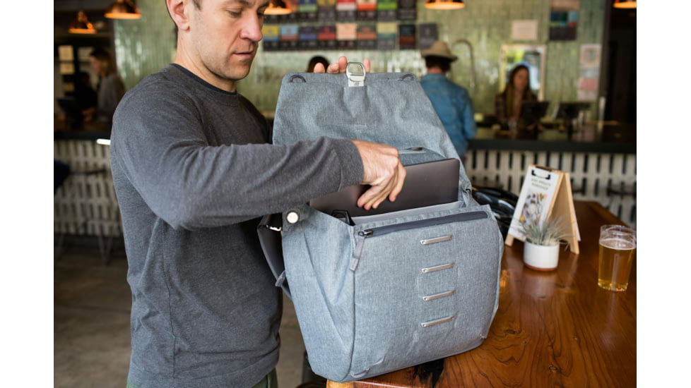 Peak Design V2 Everyday Messenger, 13 Liters, Ash, BEDM-13-AS-3