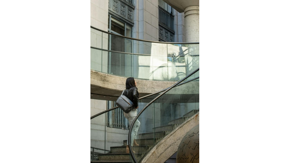 Peak Design V2 Everyday Sling, 10 Liters, Ash, BEDS-10-AS-3