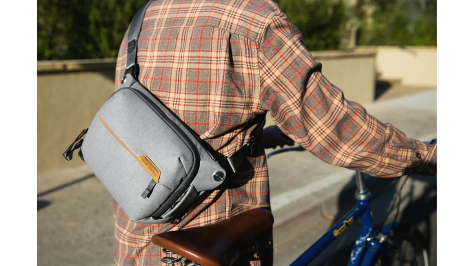 Peak Design V2 Everyday Sling, 3 Liters, Ash, BEDS-3-AS-3