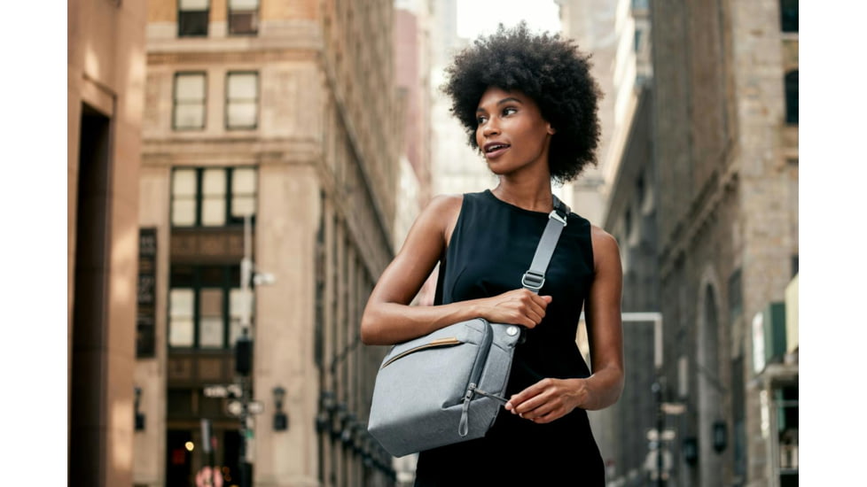 Peak Design V2 Everyday Sling, 6 Liters, Ash, BEDS-6-AS-3