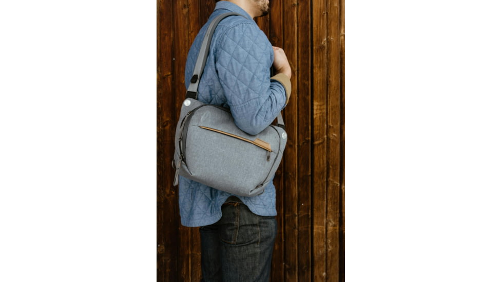 Peak Design V2 Everyday Sling, 6 Liters, Ash, BEDS-6-AS-3