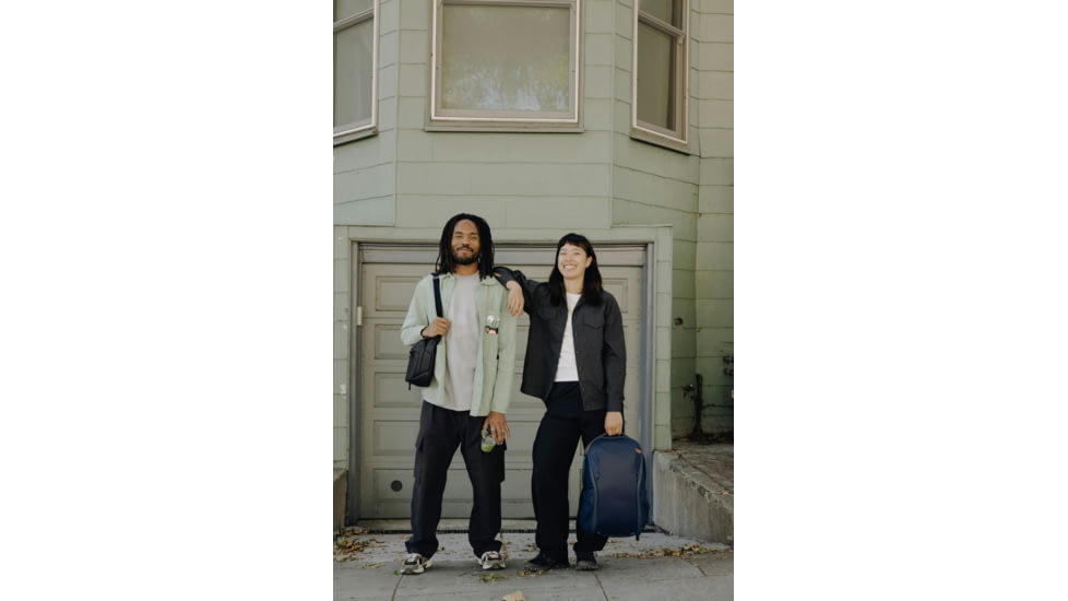 Peak Design V2 Everyday Sling, 6 Liters, Black, BEDS-6-BK-3