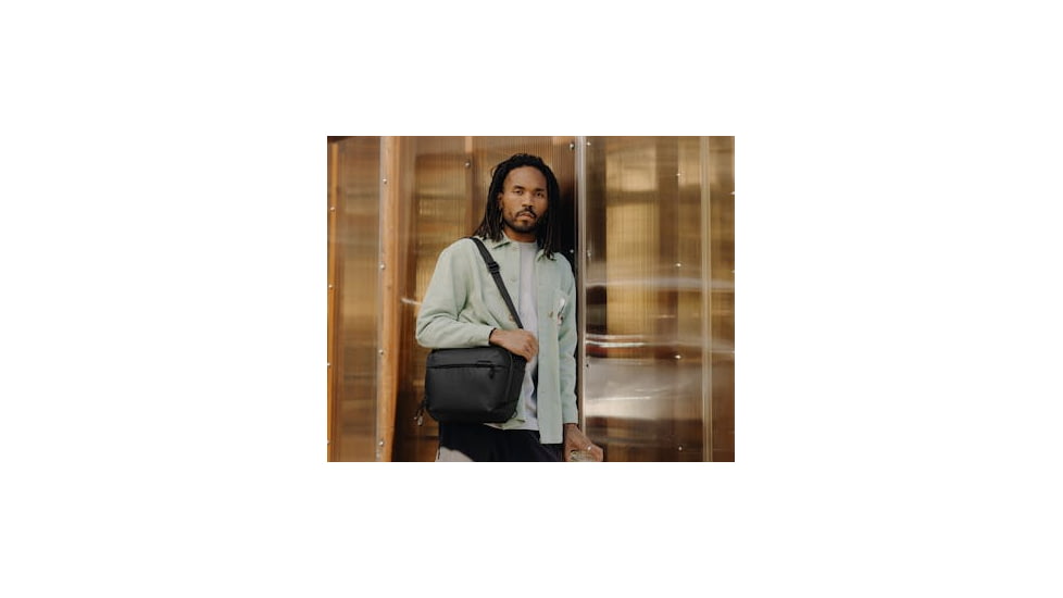 Peak Design V2 Everyday Sling, 6 Liters, Black, BEDS-6-BK-3