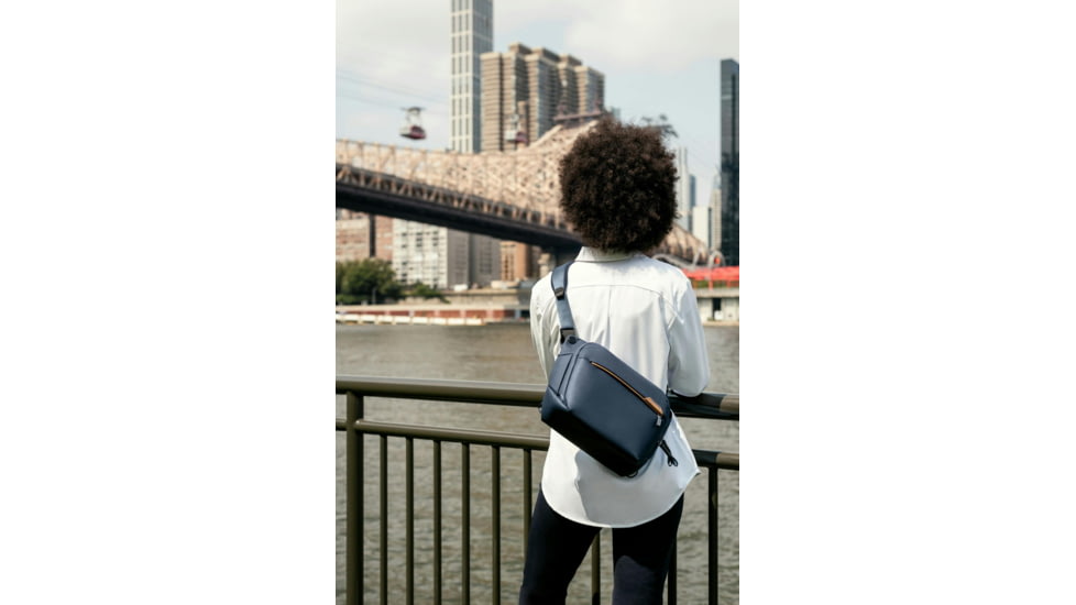 Peak Design V2 Everyday Sling, 6 Liters, Midnight, BEDS-6-MN-3