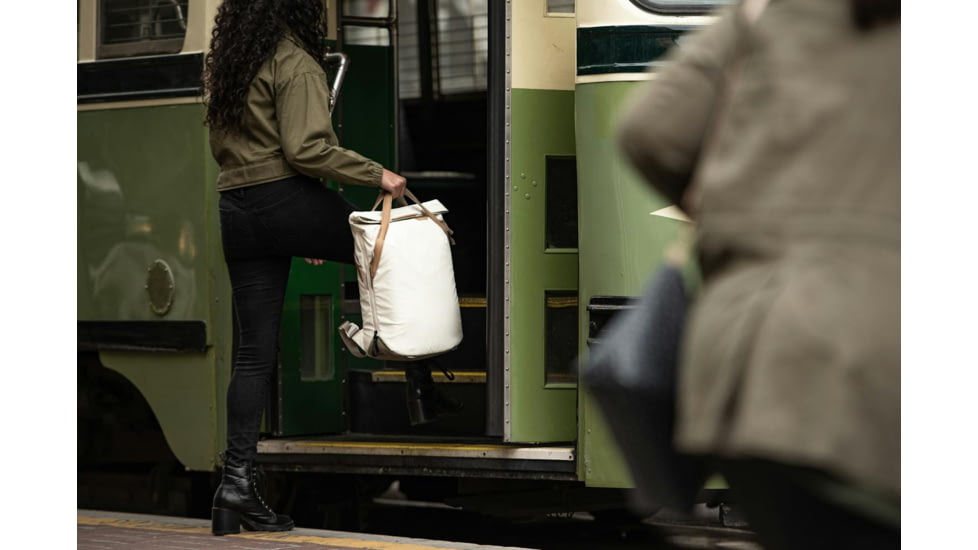 Peak Design V2 Everyday Totepack, 20 Liters, Bone, BEDTP-20-BO-3