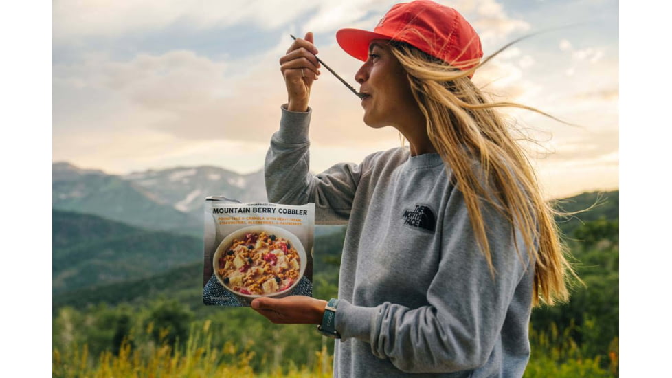 Peak Refuel Mountain Berry Cobbler Dehydrated Food, 10g Protein, 2 Servings, 10g Protein, 2 Servings, 59400