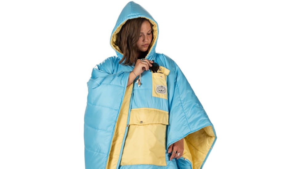 Poler Poncho, Powder Blue Daisy, One Size, 212ACU5601-PBlDaisy-O/S