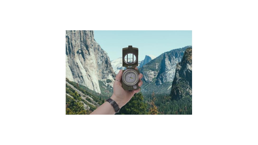 Praktica Travel and Hiking Compass, Green, 85mm L x 65mm W x 30mm H, TCM01G