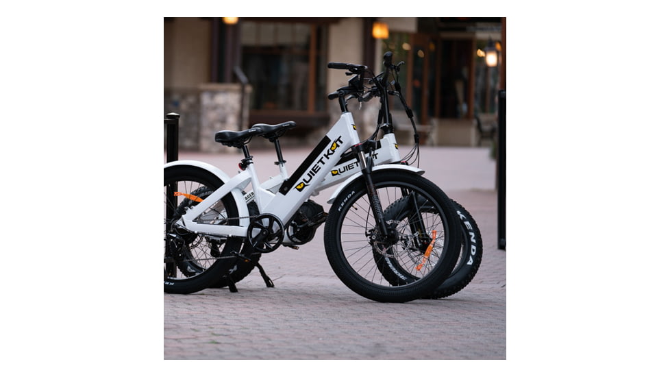 QuietKat Villager 5, White, Small, 16 in, 20 VIL 50 WHT 16