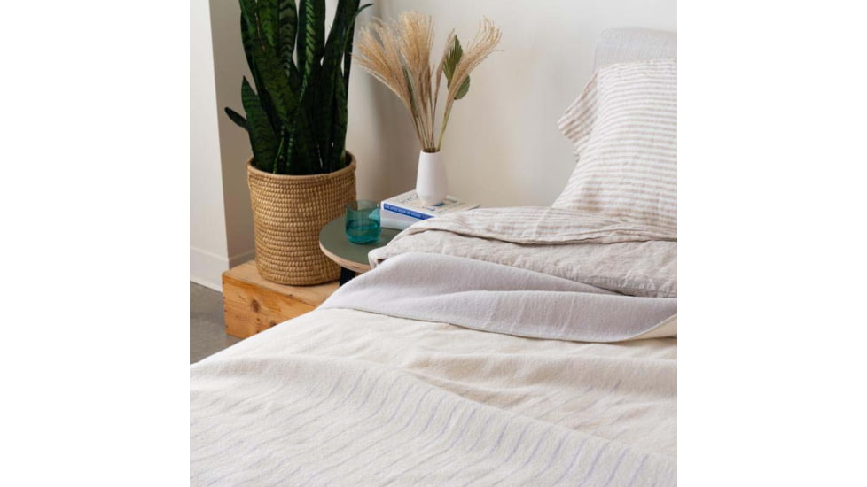 Rumpl Merino SoftWool Blanket, Ash Triangles, Queen, MSWP-AS1-Q