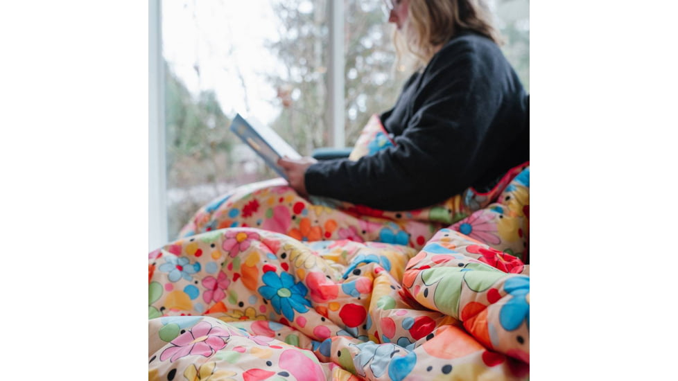 Rumpl Original Puffy Blanket, Printed, Dots &amp; Daisies/Mel Kadel, 1-Person, TPPB-MK1-1