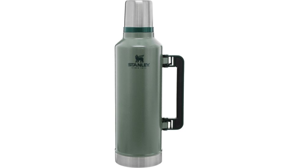 SHED, Stanley Classic Legendary Bottle, Hammertone Green, 2.5qt, 10-07935-001