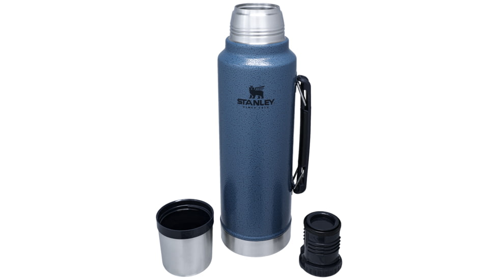 Stanley The Legendary Classic 1.4L Bottle, Hammertone Lake, 1.5 QT/1.4 L, 10-11347-004