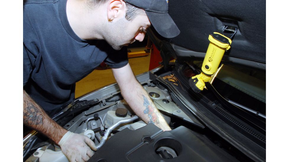 Streamlight Knucklehead Multi-Purpose Worklight, 200 Lumen, Division 2, 100V Ac Charge Cord, Yellow, 90625