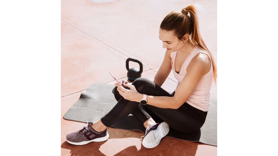 Suunto 3 Fitness - Robust and Smart Fitness Watch, Sakura SS050052000