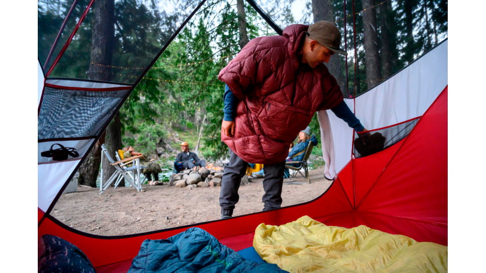 Therm-a-Rest Honcho Poncho Down Poncho, Burgundy, 11603