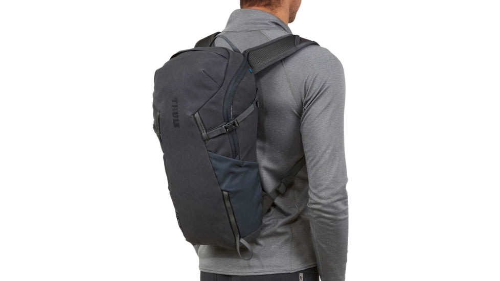 Thule AllTrail 15L Hiking Backpack, Obsidian, 15L, 3204127