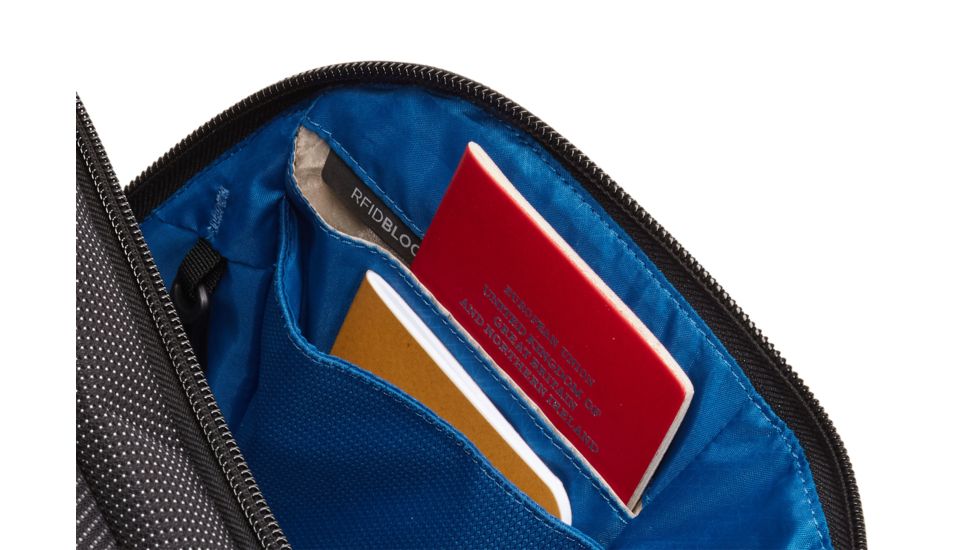 Thule Crossover 2 Boarding Bag, Black, 3204056