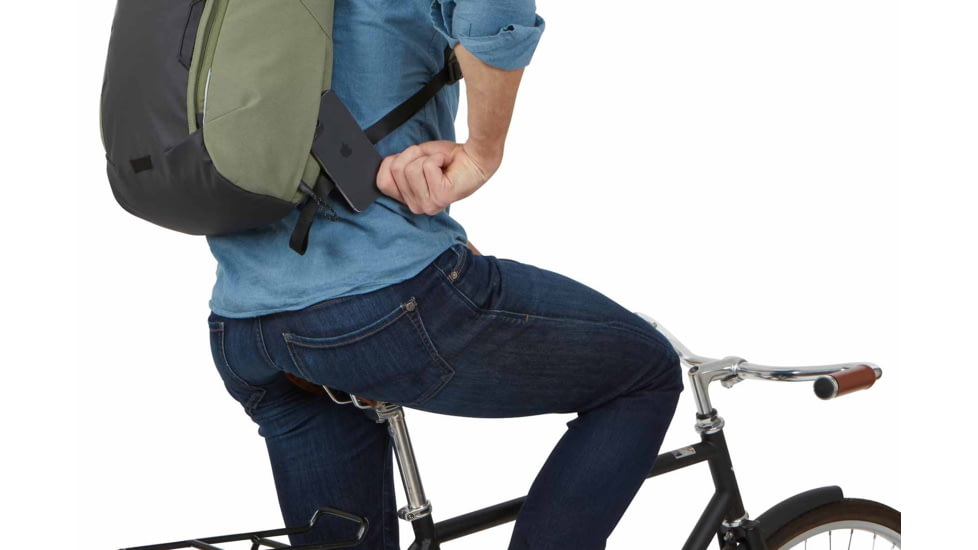 Thule Paramount Commuter 18L Backpack, Olivine, 3204730