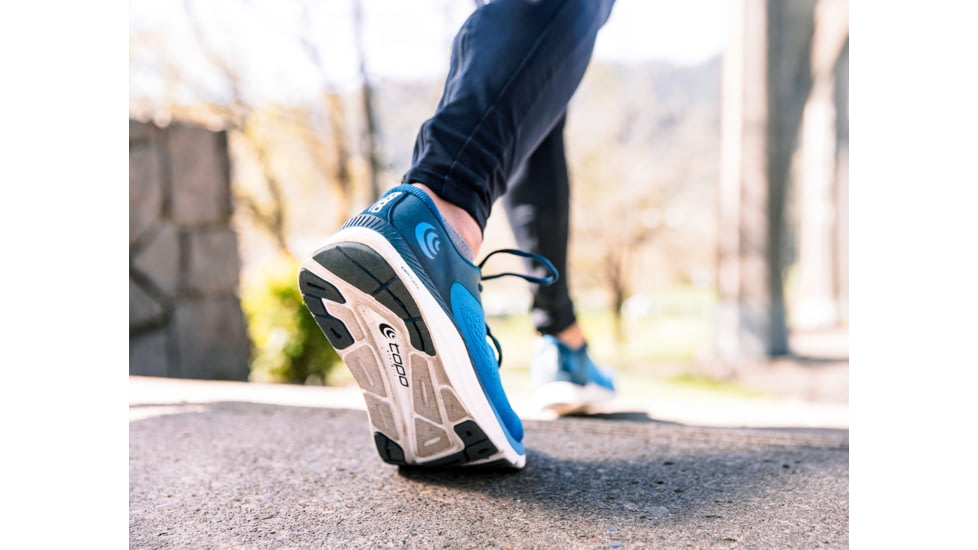 Topo Athletic Fli-Lyte 4 Road Running Shoes - Mens, Blue/White, 11, M049-110-BLUWHT