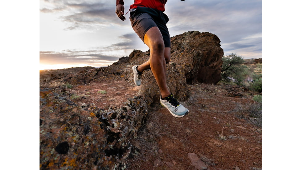 Topo Athletic MTN Racer 2 Trailrunning Shoes - Mens, Bone/Black, 13, M047-130-BONBLK