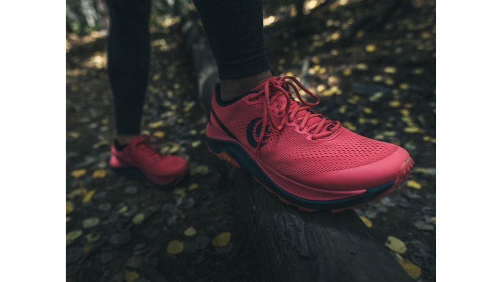 Topo Athletic Ultraventure 3 Road Running Shoes - Womens, Dusty Rose/Navy, 9, W060-090-DRONAV