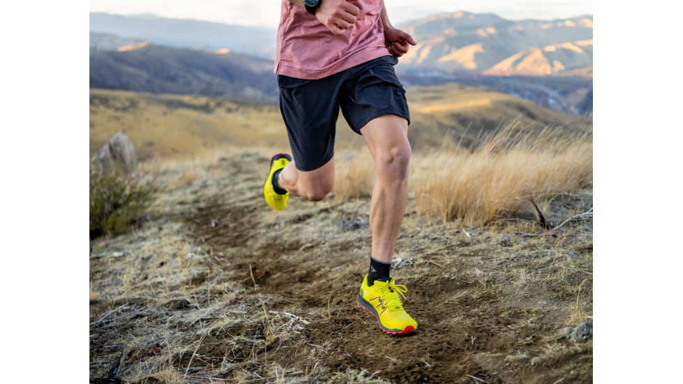 Topo Athletic Runventure 4 Trailrunning Shoes - Mens, Electric/Black, 9, M055-090-ELEBLK