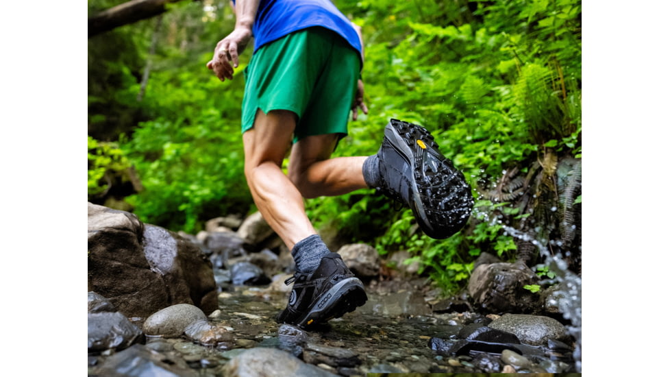 Topo Athletic Terraventure 4 WP Hiking Boots - Mens, Black/Charcoal, 12.5, M067-125-BLKCHA