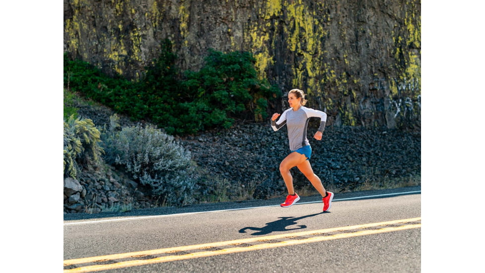Topo Athletic W-Zephyr Trailrunning Shoes - Womens, Salmon / White, 9, W037-090-SALWHT