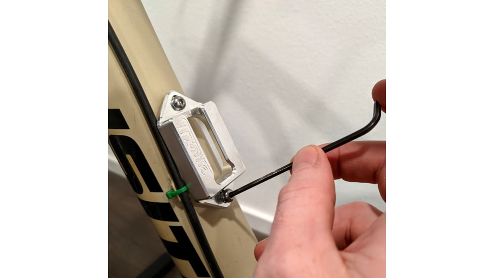 Trxstle, LLC Slip Mount, Silver, Small, AC-CAR-SLI-SIL