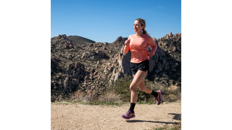 Ultimate Direction Stratus Running Short 3 W - Womens, Onyx, Large, 83477523ONX-LG