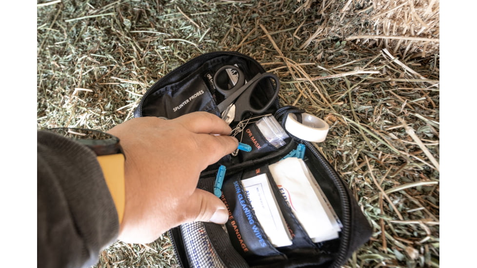 Uncharted Supply Co. First Aid Core Kit, Black, BA-F4L-U-BK