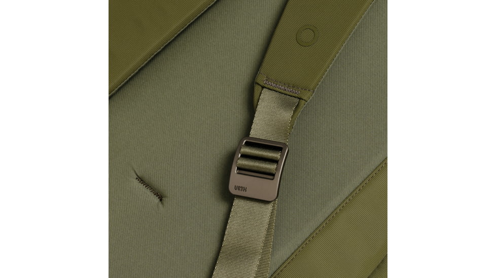 URTH Norite 24L Backpack with Camera Insert, Green, Large, UBBKPCCB24A-GRN