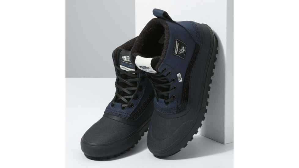 Vans Standard Mid MTE Winter Boot, Blue/Black, 9 US, VN0A54FU-0CM-9