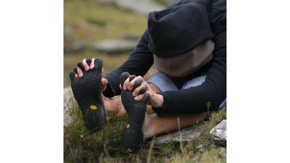 Vibram FiveFingers Classic - Womens, Black/Black, 34 EU, W10834