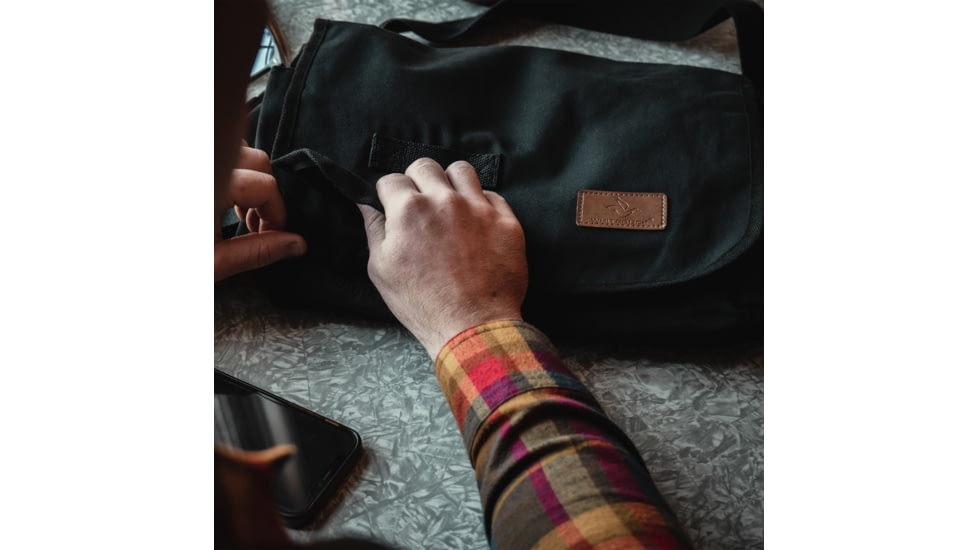 White Duck Filios Messenger Bag, Black, FMBB-1712