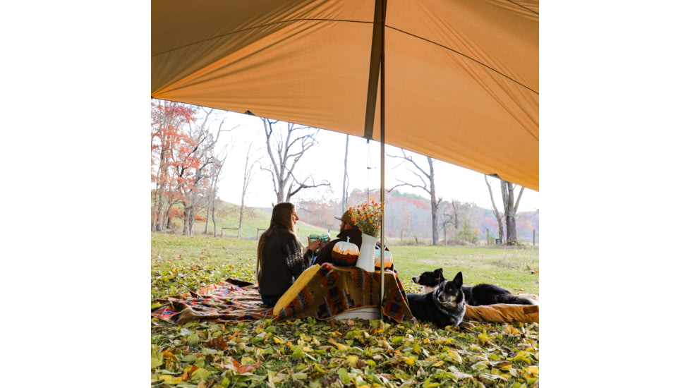 White Duck Sunshade Tarp 330 w/ Poles, 13ft x 13ft/4 x 4 m, SS-4x4-WR