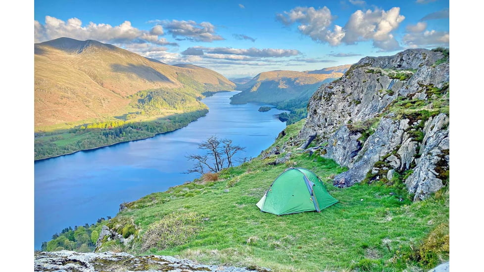 WildCountry Helm Compact 2 Tent, Green, 44HEC20