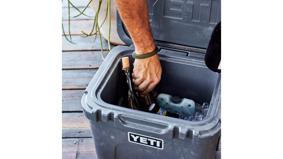 Yeti Roadie 24 Hard Cooler, Power Pink, 24 Quart, 10022400000