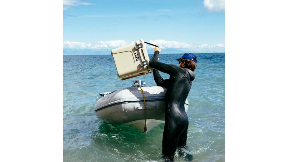 Yeti Roadie 24 Hard Cooler, Power Pink, 24 Quart, 10022400000