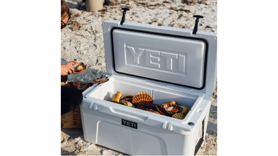 Yeti Tundra 35 Hard Cooler, Big Wave Blue, 35 Quart, 10035400000