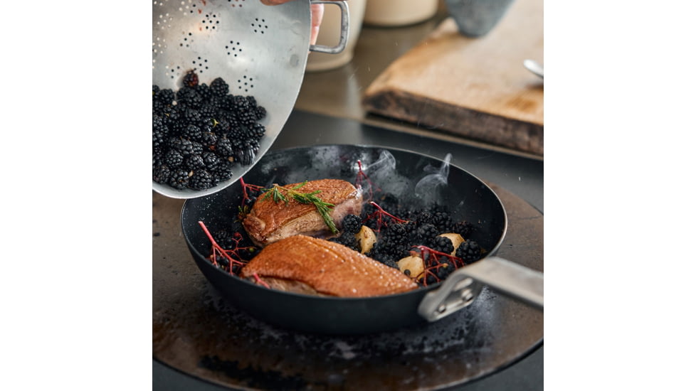 Yeti Carbon Steel Skillet 10