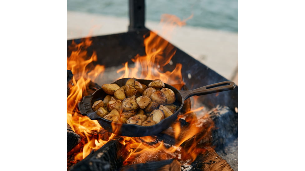 Yeti Carbon Steel Skillet 8
