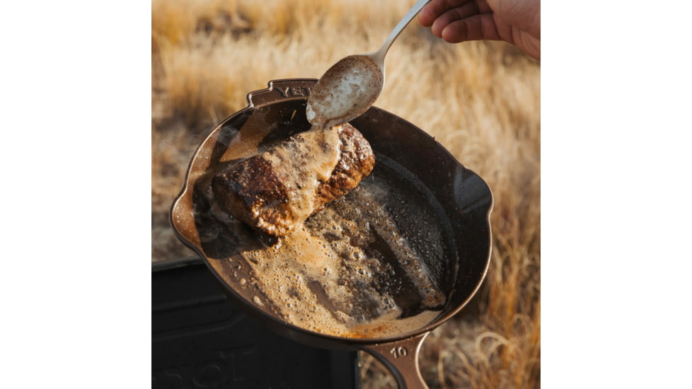 Yeti Carbon Steel Skillet 8