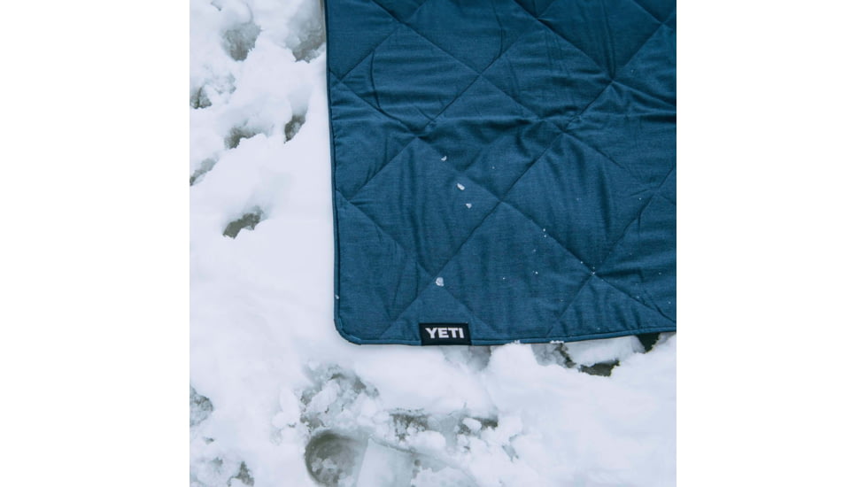 Yeti Lowlands Blanket