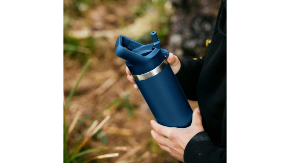 Yeti Rambler 18 oz Water Bottle w/Straw Cap