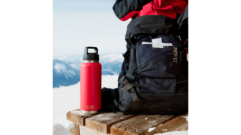 Yeti Rambler 46 oz Water Bottle w/Color-Matched Chug Cap