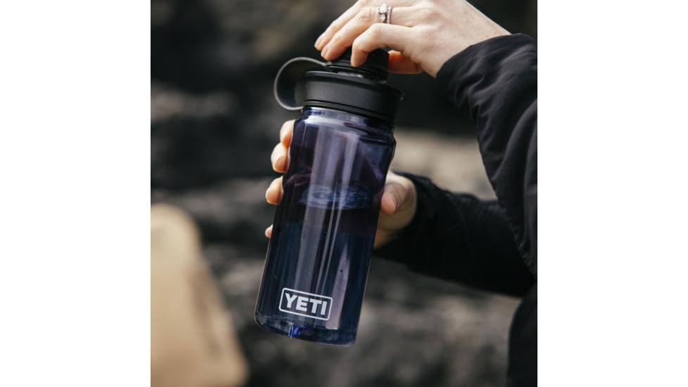Yeti Yonder 0.6L Tether Bottle, Navy, 0.6 Liter, 21071502336