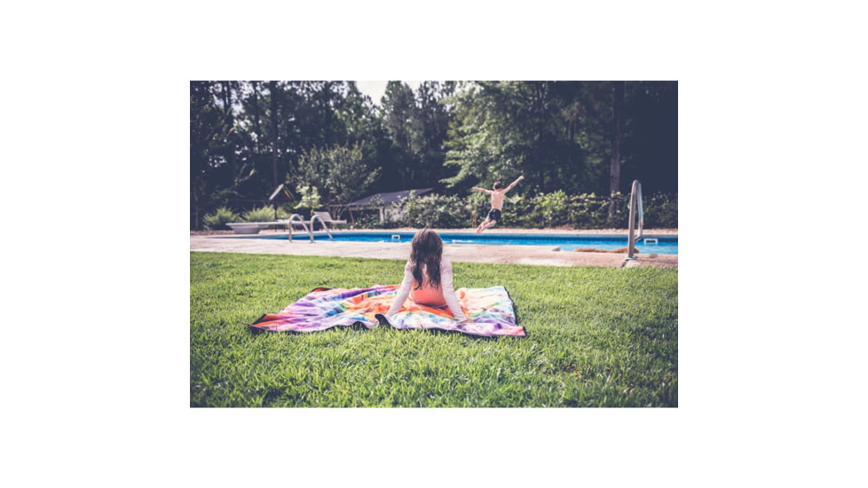 Yukon Outfitters Water Resistant Camp Blanket, 50x60in, Tie Dye, MGYCB801